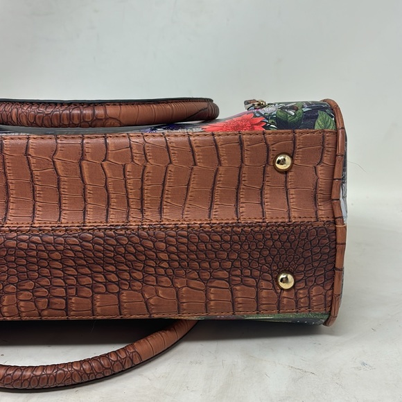 Beautiful Medium Paris handbag - Picture 7 of 13